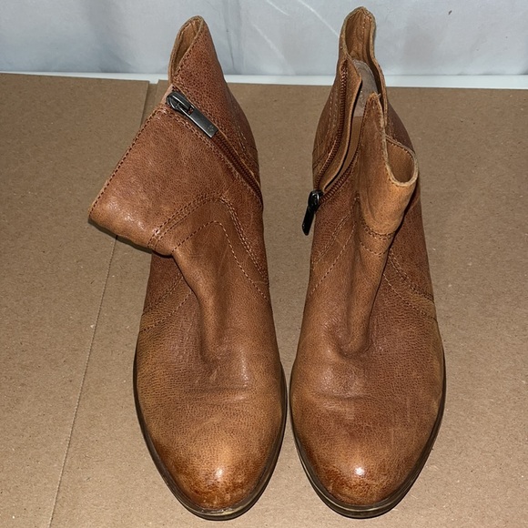 Women’s Lucky Brand Brown Shoes - Picture 2 of 9